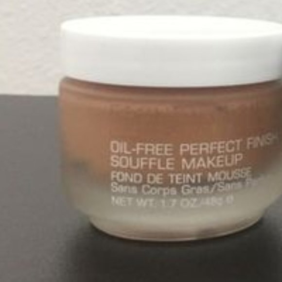 Fashion Fair Oil Free Perfect Finish Souffle Makeup Foundation in Hone… - Picture 1 of 1